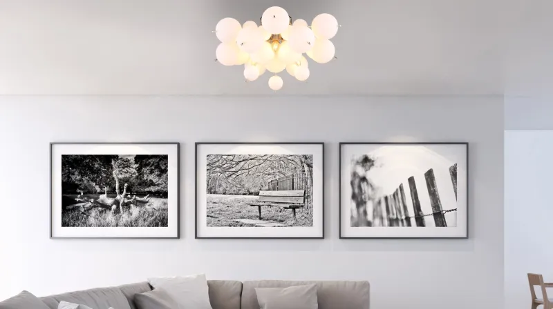 Udo Ø55 Hvid plafond Fra Globo Lighting - Dess unika design utm&auml;rks av en rund form d&auml;r metallstavar elegant sammanl&auml;nkas med vackra opalglas i olika storlekar.