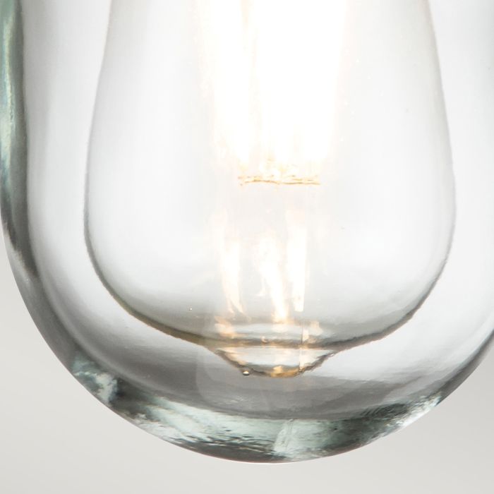 Porto 18cm Grå udendørslampe Fra Elstead Lighting - Tillverkad av rostfritt st&aring;l i gr&aring; finish och glas, erbjuder den en robust och v&auml;dert&aring;lig konstruktion som &auml;r idealisk f&ouml;r fasader, entr&eacute;er och uteplatser.