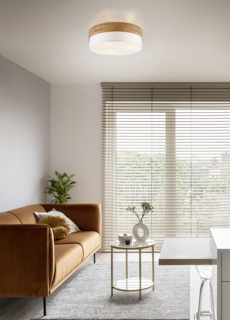Seasons Ø50 Hvid plafond Fra Trio Lighting - Seasons loftlampen kombinerer enkle former med naturlige materialer og skaber en harmonisk og indbydende atmosf&aelig;re.
