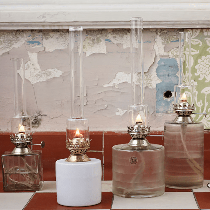 Kerosene Lamp Straight Big Hvid Fra Strömshaga - Passer med v&aelig;ge artikelnummer 116210 og br&aelig;ndere med artikelnummer 121810G.