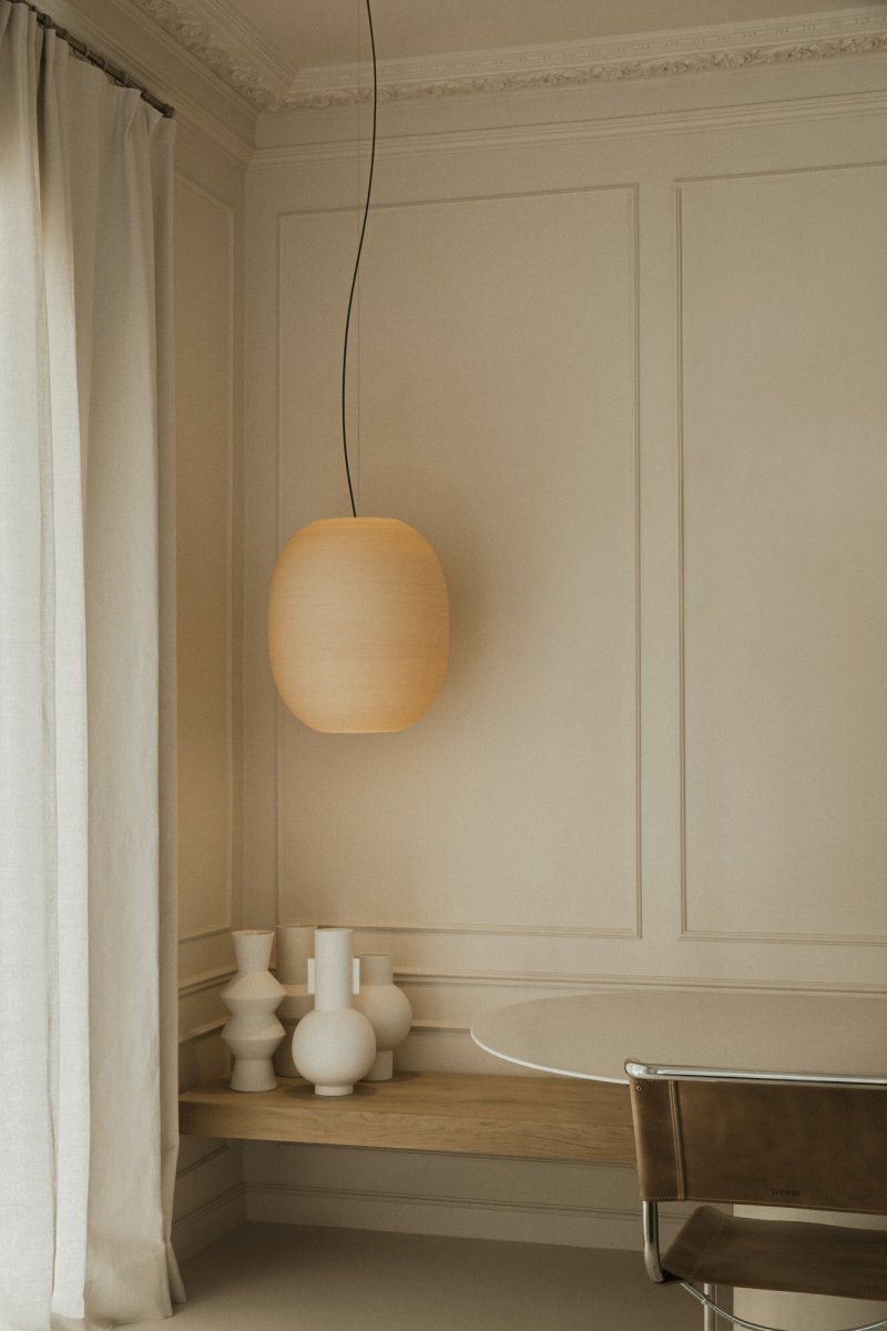 Tierra Ø47 Beige loftslampe Fra Faro Barcelona - Tierra 470 er en pendellampe designet af H&eacute;ctor Serrano, lavet med 3D-printet PLA og genbrugt fyrretr&aelig;scellulose - et bioplastmateriale med en unik, uregelm&aelig;ssig tekstur.