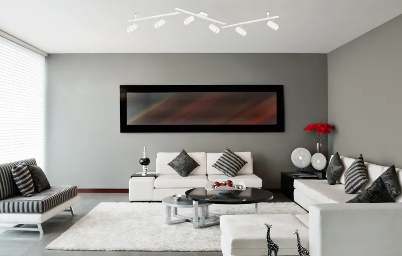 Robby 6 Hvid spotlight Fra Globo Lighting - Den best&aring;r av tre metallst&auml;nger, var och en utrustad med tv&aring; vridbara GU10-socklar med metallfinish.