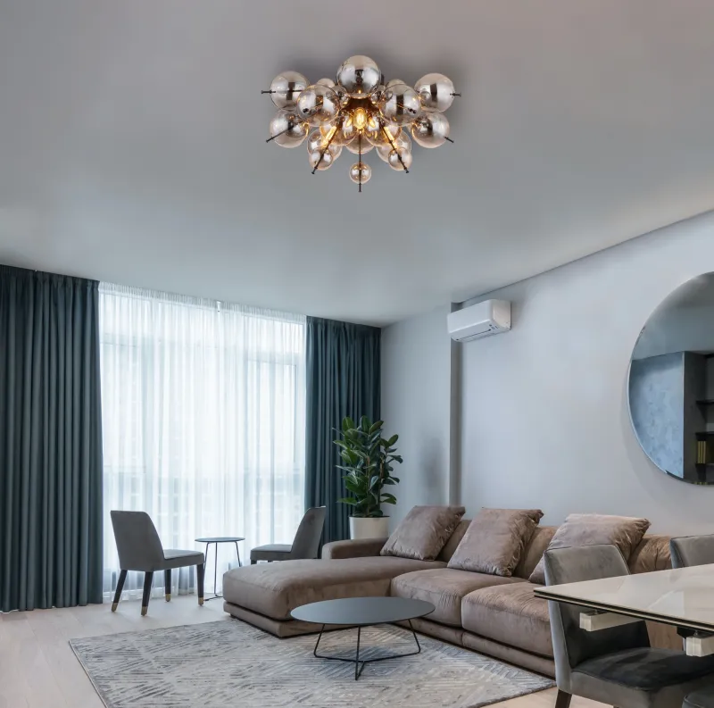 Udo Ø55 Røgfarvet plafond Fra Globo Lighting - Perfekt f&ouml;r vardagsrum, sovrum eller matsalar d&auml;r den bidrar till en stilfull och inbjudande milj&ouml;.