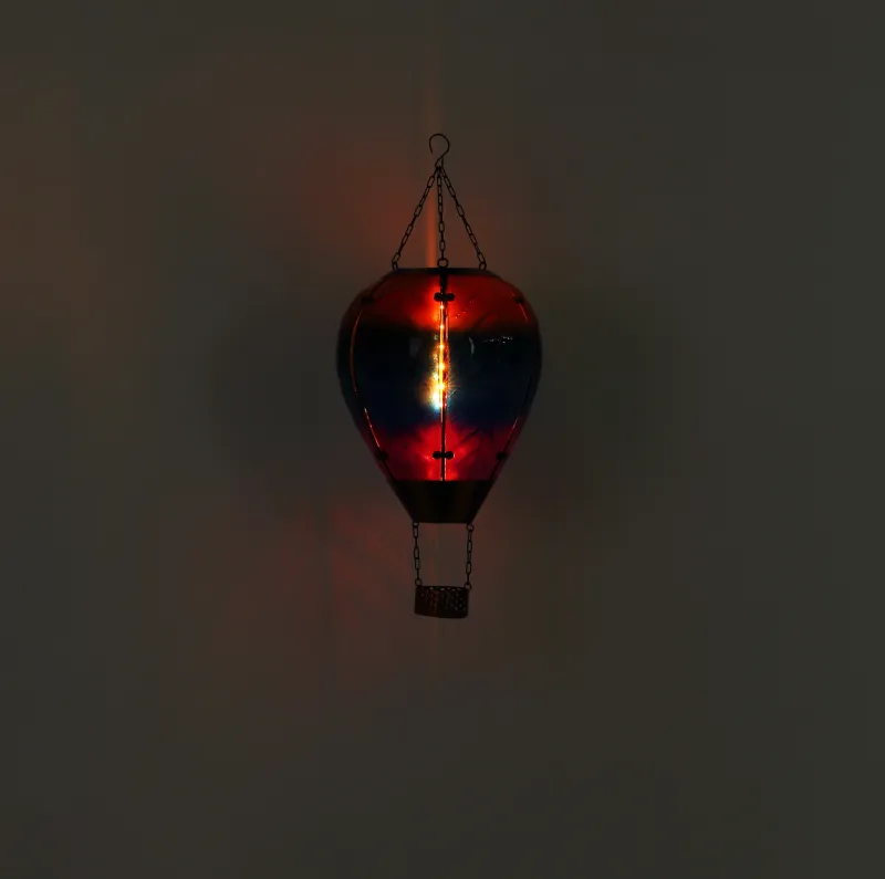 Balloon Flerfarvet solcellelampe Fra Globo Lighting - En unik och st&auml;mningsfull detalj som ger utomhusmilj&ouml;n en lekfull och elegant touch!