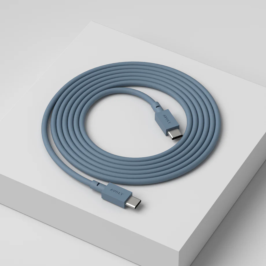 Cable 1 USB C to USB C Charging Cable, 2m Blå Fra Avolt - Kabel 1 USB-C til USB-C fra Avolt kombinerer kraftfuld opladning med stilfuldt skandinavisk design.