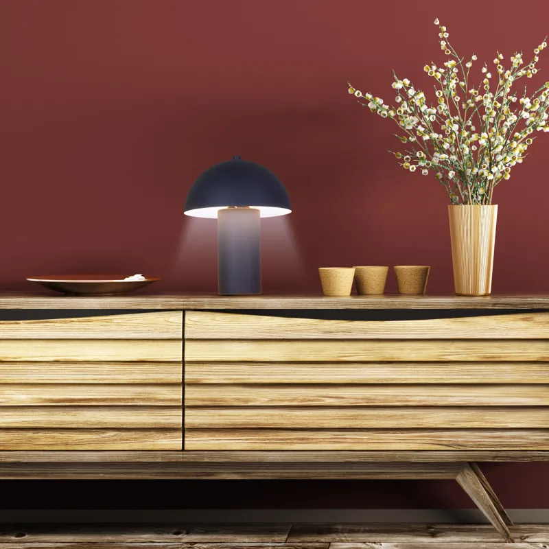 Bert 26cm Sort bordlampe Fra Globo Lighting - Med sin minimalistiska elegans sm&auml;lter bert harmoniskt in i moderna hem och blir en stilfull inredningsdetalj.