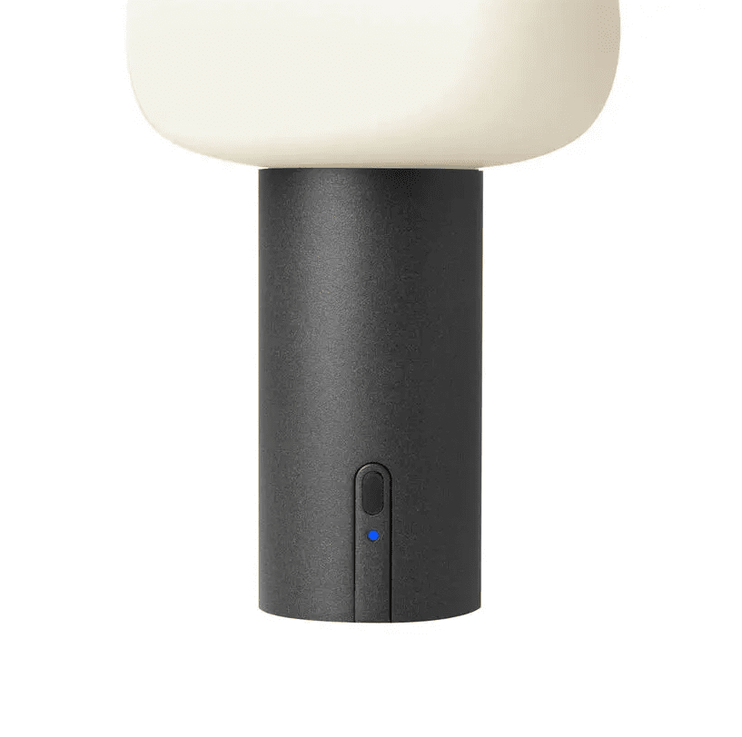 Antibes 20cm Sort bærbar Fra Konstsmide - Antibes er en moderne genopladelig bordlampe til udendørs brug med mange funktioner.