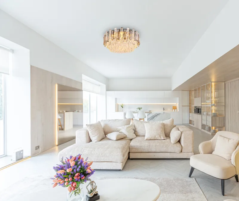 Orgina Ø55 Røgfarvet plafond Fra Globo Lighting - Plafonden Orgina tillf&ouml;r rummet en lyxig k&auml;nsla med gnistrande kristaller och r&ouml;kf&auml;rgade glasstavar.