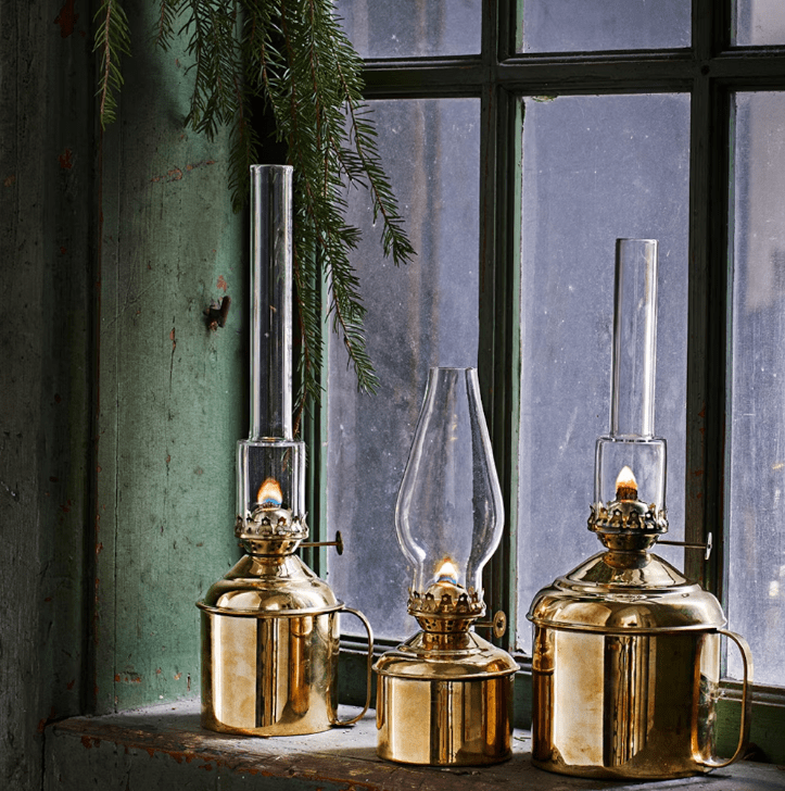 Kerosene lamp haga Guld/messing Fra Strömshaga - Passer med væge artikelnummer 116210 og brændere med artikelnummer 668700G.