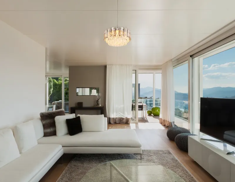 Orgina Ø40 Røgfarvet plafond Fra Globo Lighting - Plafonden Orgina tillf&ouml;r rummet en lyxig k&auml;nsla med gnistrande kristaller och r&ouml;kf&auml;rgade glasstavar.