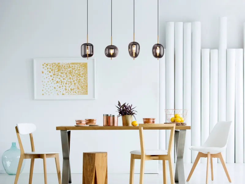 Blacky 110cm Messing loftslampe Fra Globo Lighting - Blacky takpendel &auml;r perfekt att placera &ouml;ver ett matbord och ger en j&auml;mn och behaglig belysning.