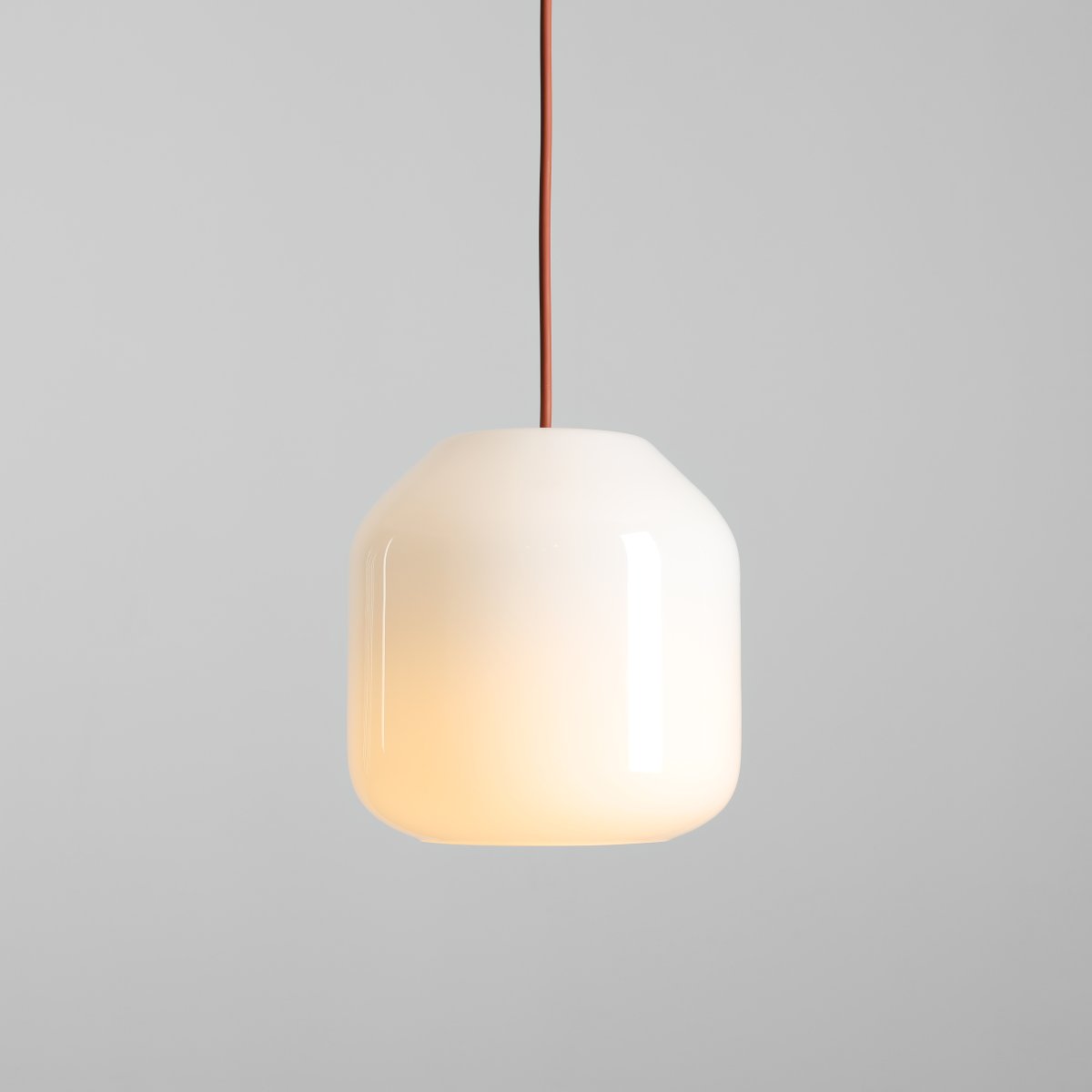 Flask Ø18 Terrakotta loftslampe Fra Artera - Flask er en stilfuld loftspendel, der kombinerer bløde former med et moderne farveskema.
