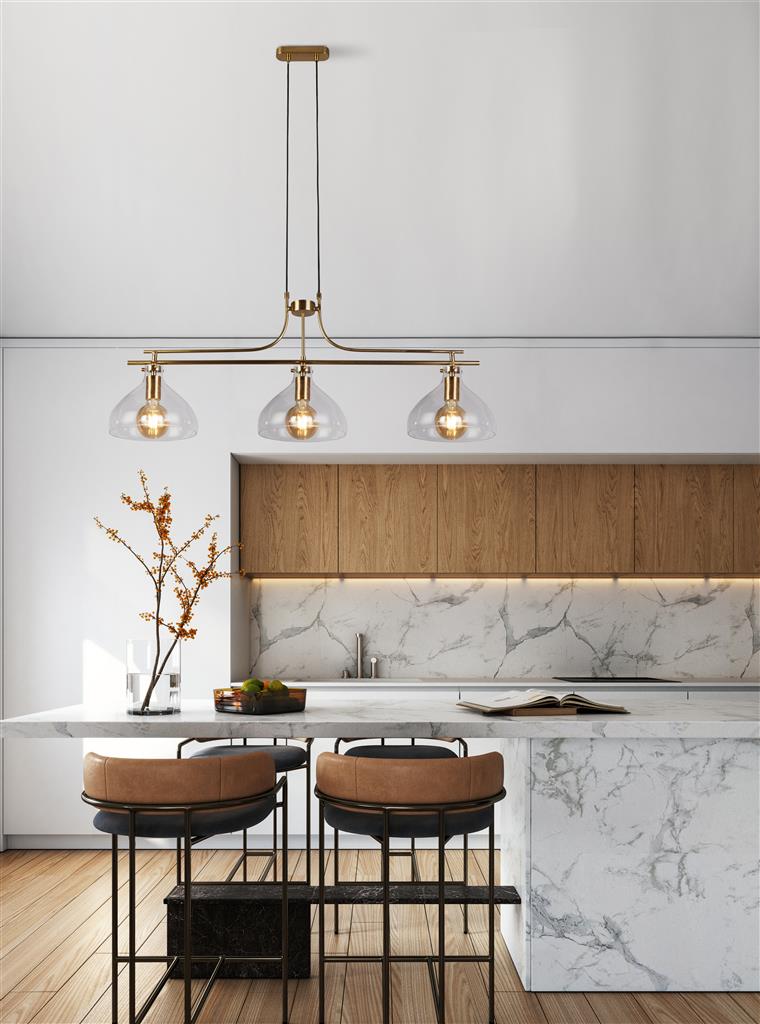 Margarita 110cm Messing loftslampe Fra Searchlight - Lampen er lavet af slidstærkt stål med en varm messingfinish, der giver en luksuriøs fornemmelse og bliver et naturligt blikfang i rummet - uanset om det er over køkkenet, spisebordet eller i stuen.