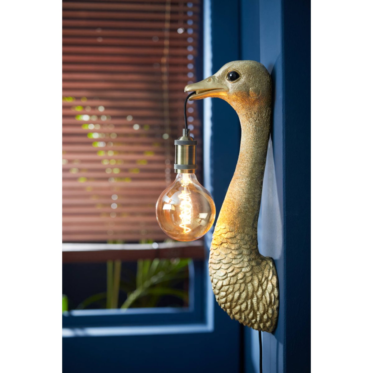 Ostrich 57cm Guld væglampe Fra Light & Living - 