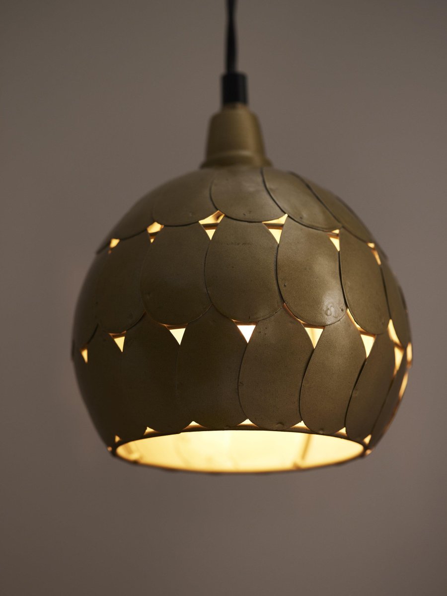Petal Ø15 Guld vindueslampe Fra PR Home - Peal vindueslampe i metal med messing finish.