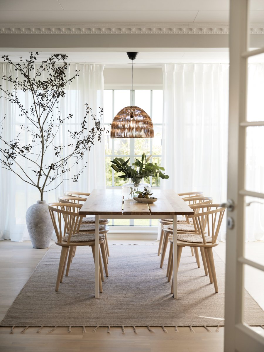 Lace Ø46 Natur loftslampe Fra PR Home - En håndlavet dekorativ loftlampe, der skaber en hyggelig atmosfære og giver et smukt skær, når den er tændt.