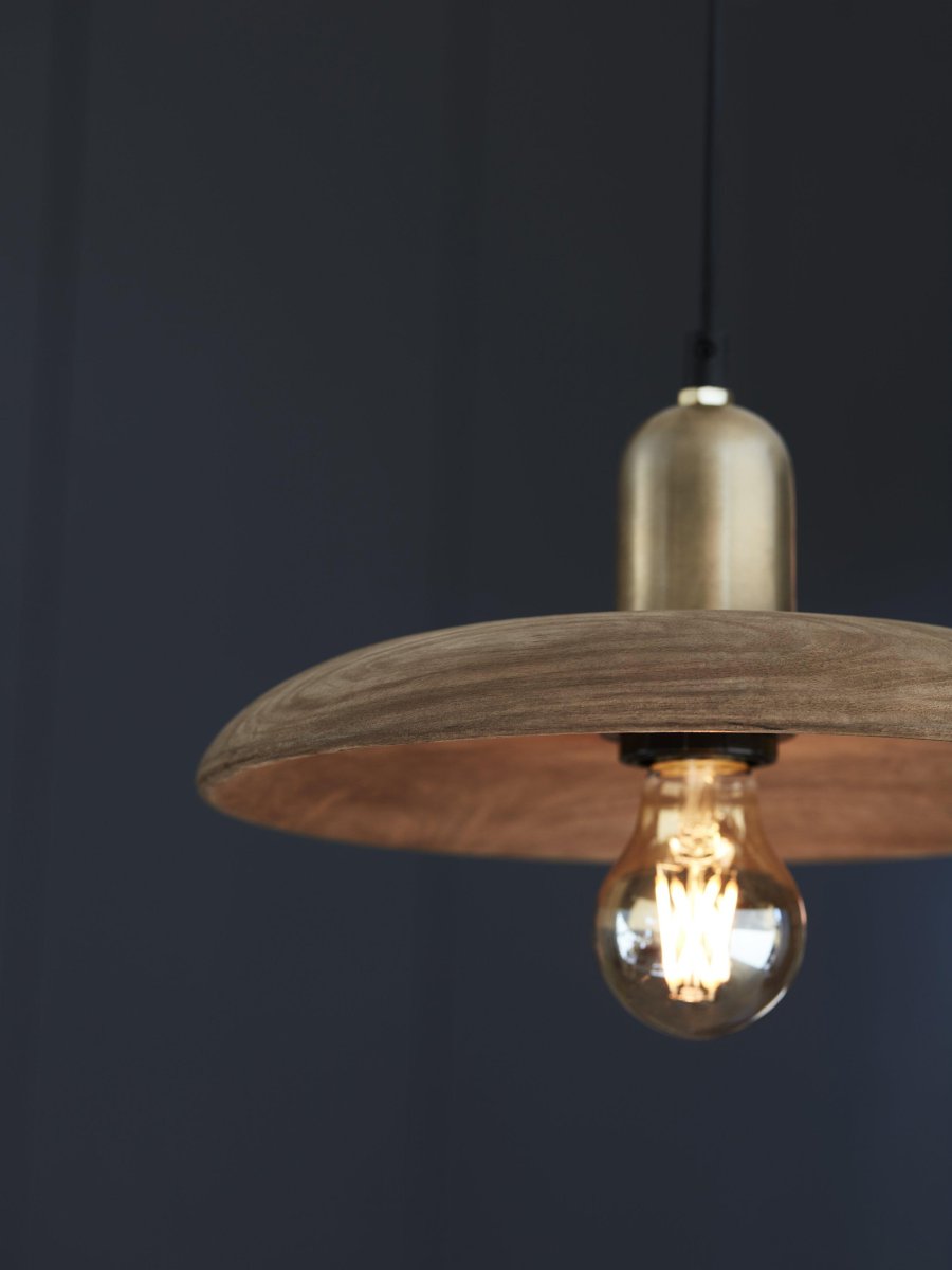 Bliss Ø28 Natur vindueslampe Fra PR Home - Bliss loft-/vindueslampe i mangotr&aelig;; og metal.