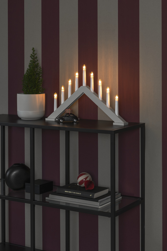 Candelabra 9 Lights Mat beige Fra Konstsmide - Giv dit hjem en tidl&oslash;s og stilfuld julestemning med denne elegante matbeige adventsstage i tr&aelig;.