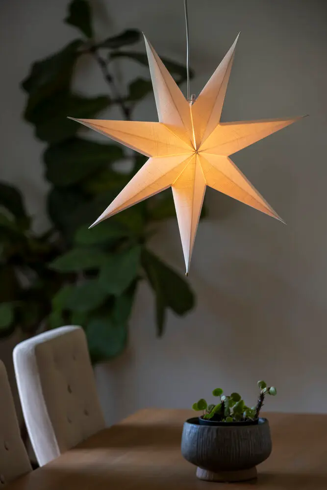 Papirstjerne Ø78 Hvid Fra Konstsmide - Smukke papirstjerner i hvid klassisk farve, 60 cm i diameter &ndash; en stilfuld juledekoration med et rustikt pr&aelig;g.