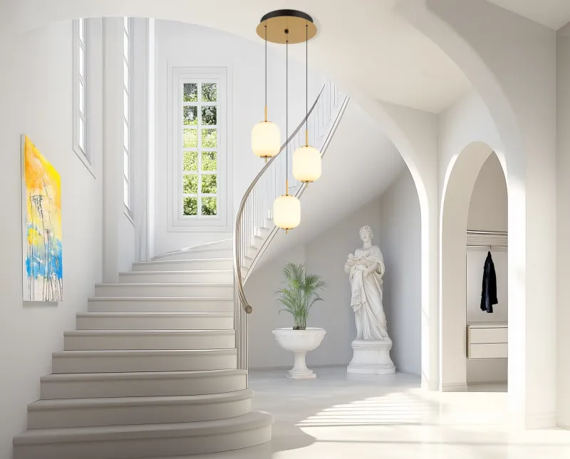 Ewald Ø38 Messing loftslampe Fra Globo Lighting - &nbsp;Lampan &auml;r tillverkad av en exklusiv kombination av m&auml;ssing, mattsvart metall och opalglas, vilket ger en sofistikerad och harmonisk k&auml;nsla.