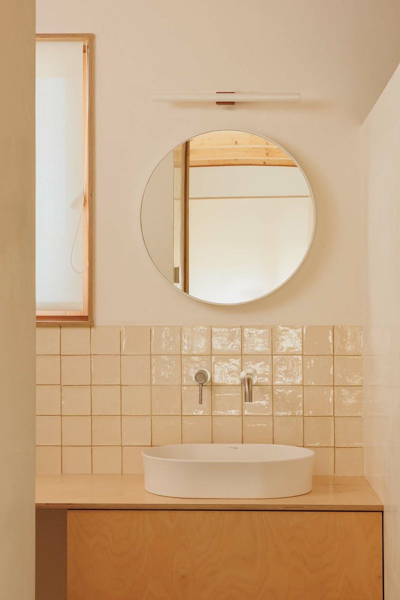 Calma 50cm Terrakotta badeværelseslampe Fra Faro Barcelona - Calma er en v&aelig;glampe i terrakotta-finish, perfekt til generel belysning i f.