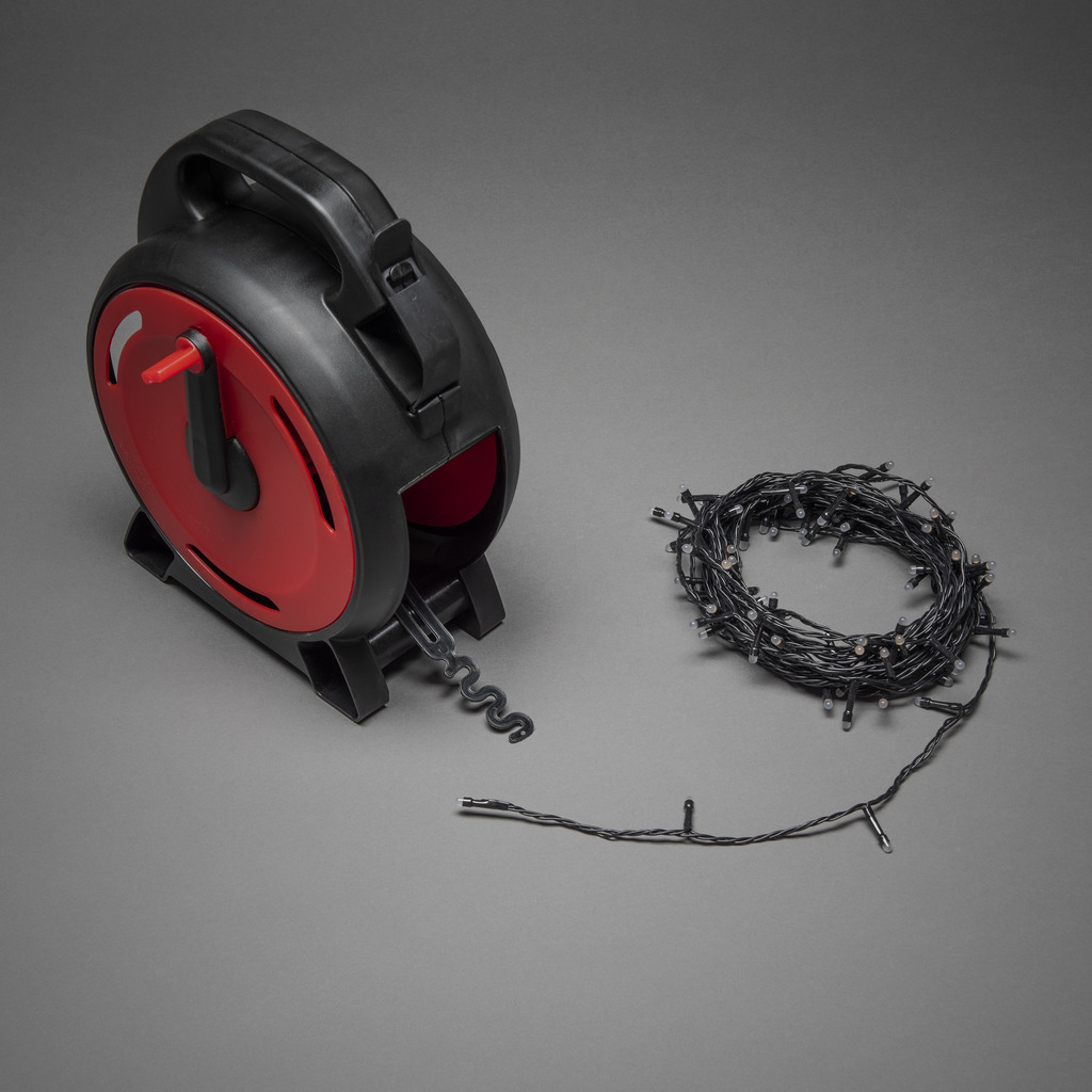 Kabelopruller amber 18m Sort Fra Konstsmide - En praktisk og stemningsfuld l&oslash;sning, der g&oslash;r dine aftener b&aring;de smukkere og nemmere.