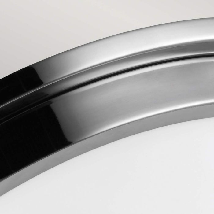 Payne Ø32 Chrom badeværelseslampe Fra Elstead Lighting - Den er lavet af stål og opalglas og har detaljer i en poleret kromfinish, der giver et sofistikeret og unikt udtryk.