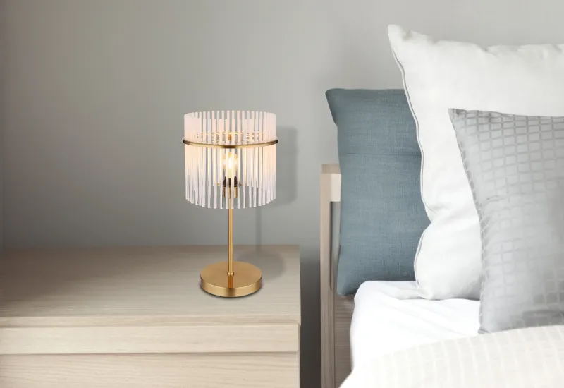 Gorley 55cm Guld bordlampe Fra Globo Lighting - Med sitt genomt&auml;nkta utf&ouml;rande och h&ouml;gkvalitativa material sm&auml;lter Gorley harmoniskt in i moderna inredningsstilar och ger varje rum en stilfull touch.