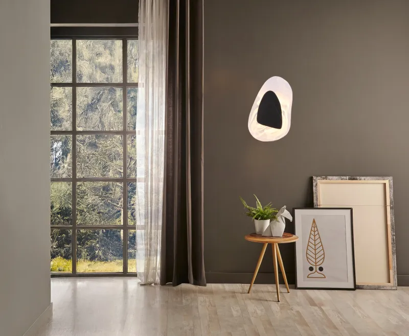 Dorsey 32cm Sort væglampe Fra Globo Lighting - Dorsey v&auml;gglampa f&ouml;rtrollar med sin unika molnformade design och skapar en harmonisk atmosf&auml;r i varje rum.