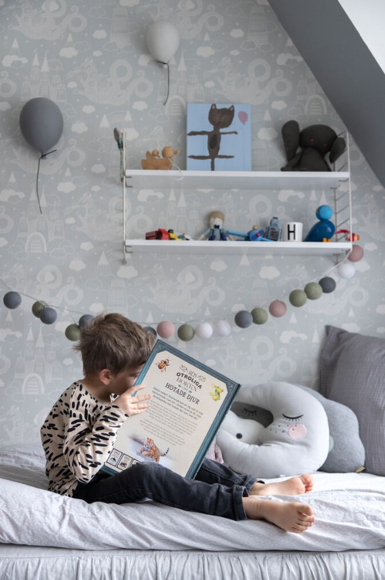 Irislights Summer Bouquet 20-lights Flerfarvet Fra Irislights - Den er perfekt til at lyse dit hjem op og giver et varmt lys, der skaber en behagelig atmosf&aelig;re.