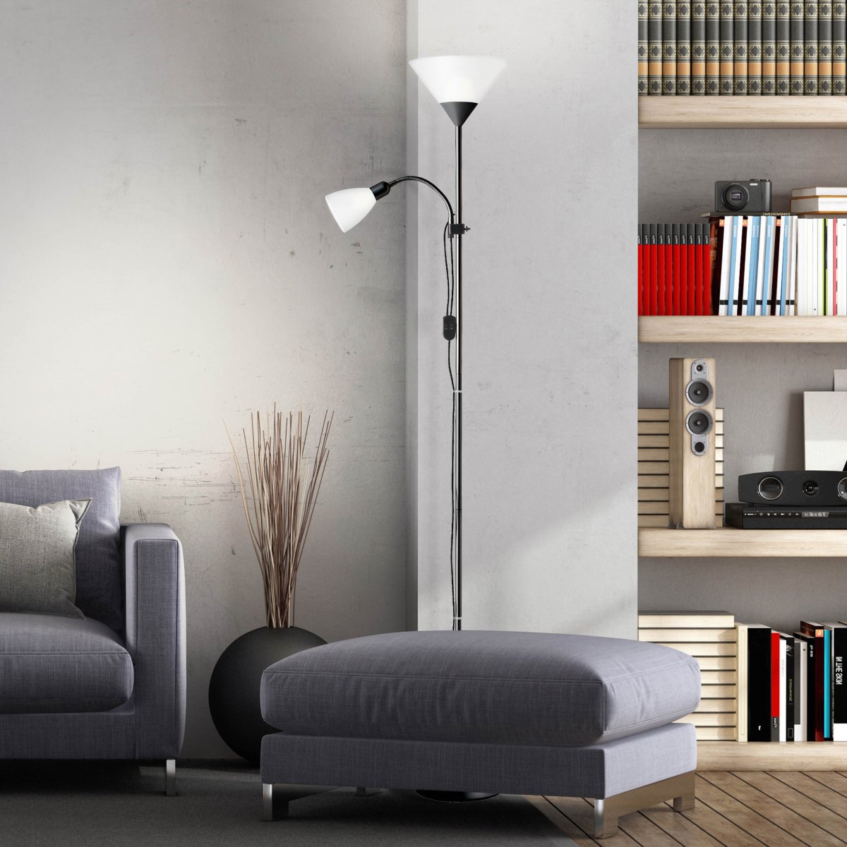 Spari Sort gulvlampe Fra Brilliant - Lyspærer er ikke inkluderet, bemærk venligst, at uplighten har en E27 fatning og armen har en E14 fatning.