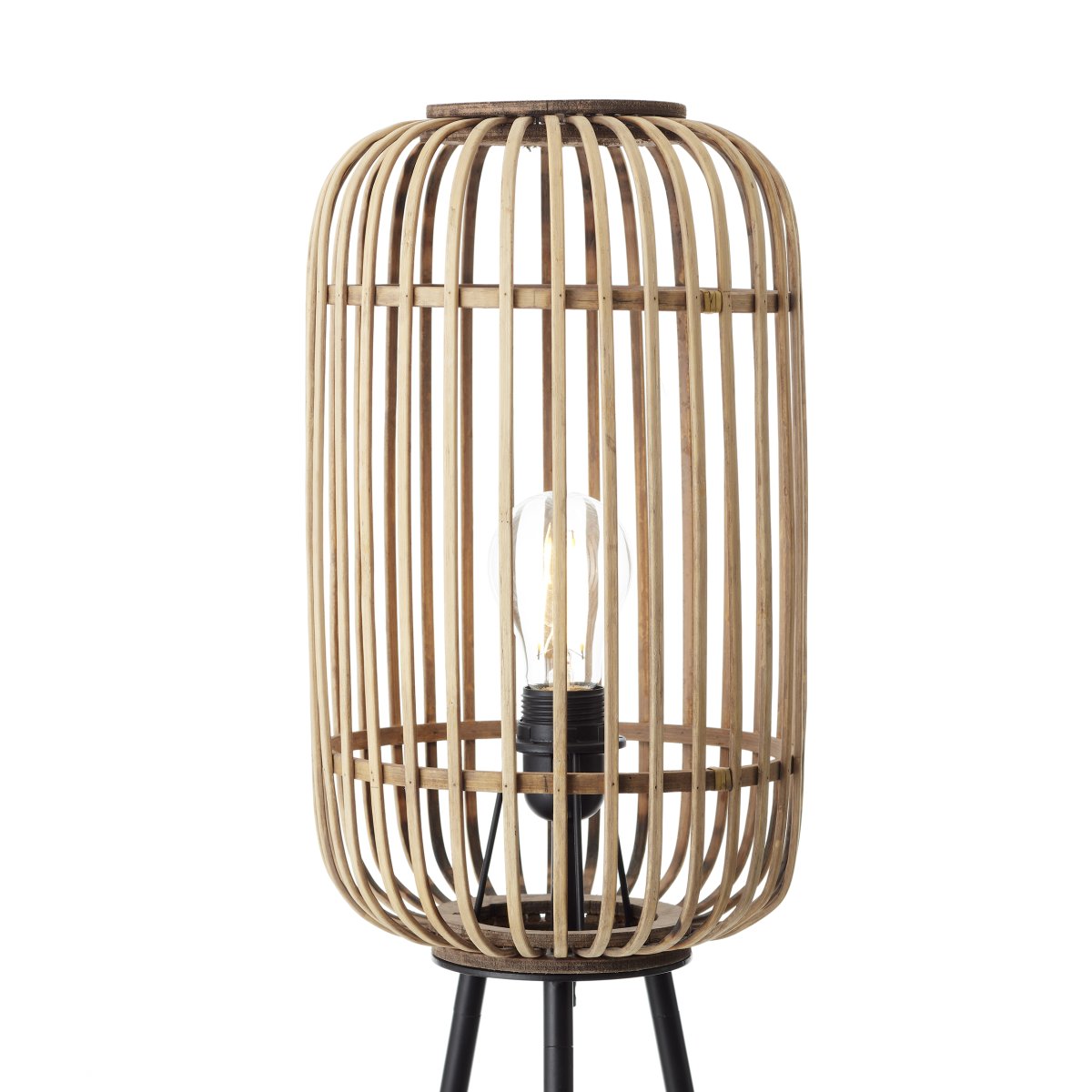 Woodrow Natur gulvlampe Fra Brilliant - Materialet i metal og bambus bidrager til en naturlig følelse og skaber en hyggelig atmosfære i rummet.