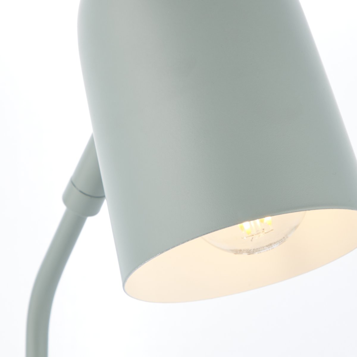 Tong 38cm Mat grøn skrivebordslampe Fra Brilliant - Tong bordlampe giver et behageligt lys til arbejde, l&aelig;sning eller som dekorativ belysning i ethvert rum.