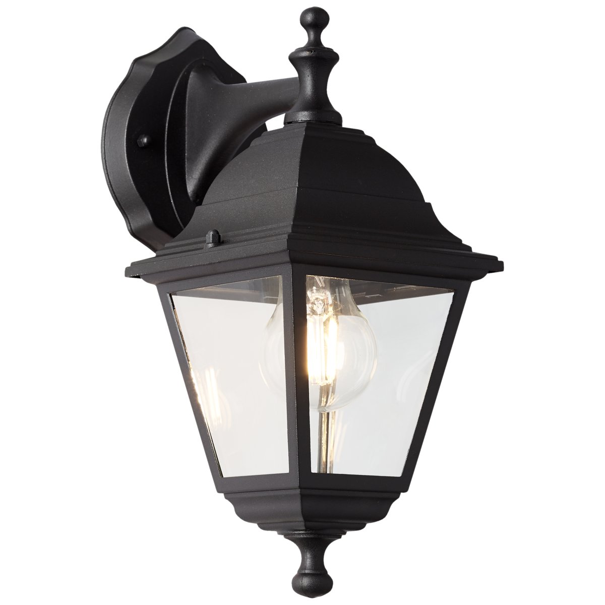 Nissie Sort udendørslampe Fra Brilliant - Denne elegante udendørs væglampe giver praktisk belysning og fungerer som en dekorativ detalje ved din hoveddør.