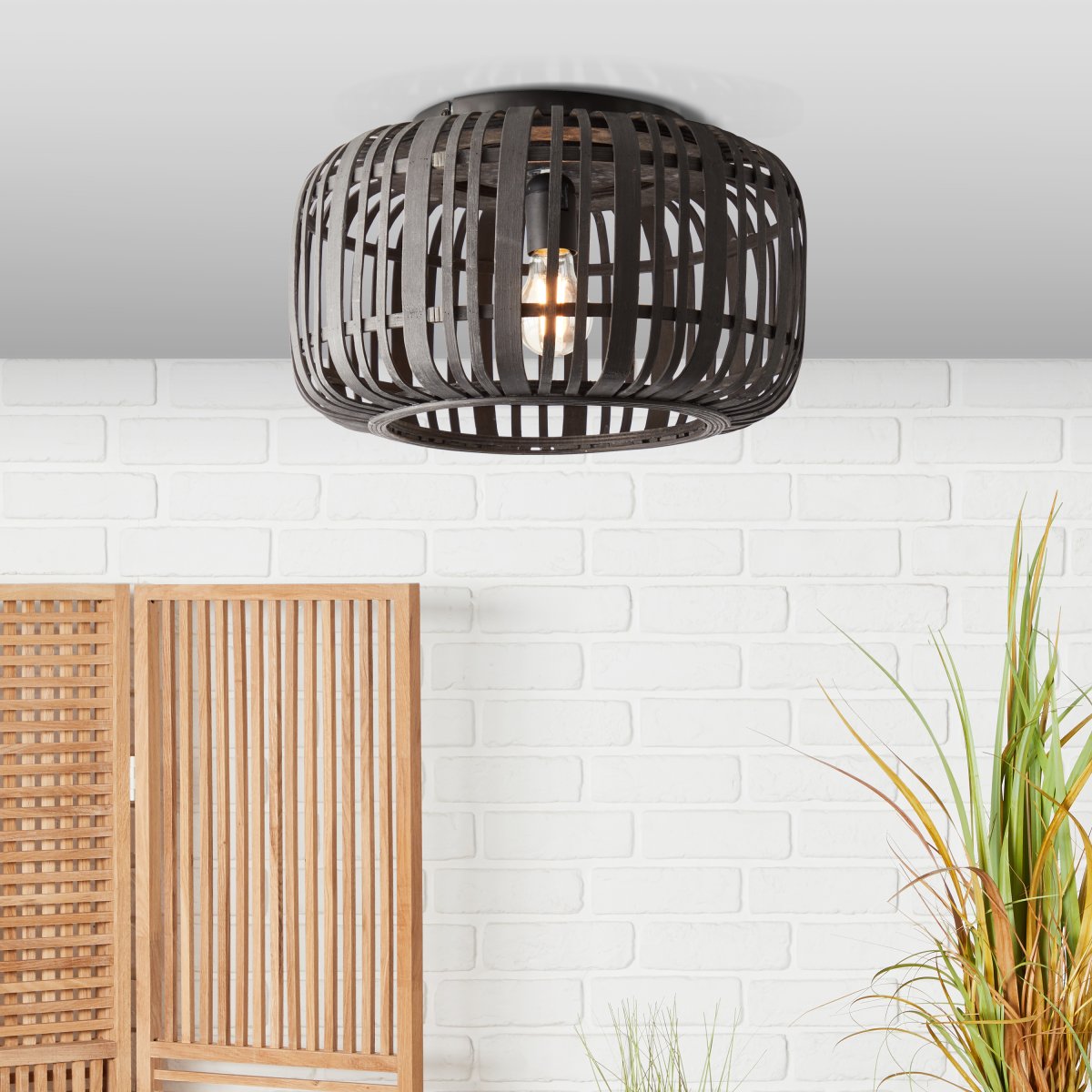 Woodrow Ø40 Mørkt træ plafond Fra Brilliant - Lampen giver et varmt og behageligt lys og skaber en behagelig følelse i rummet.