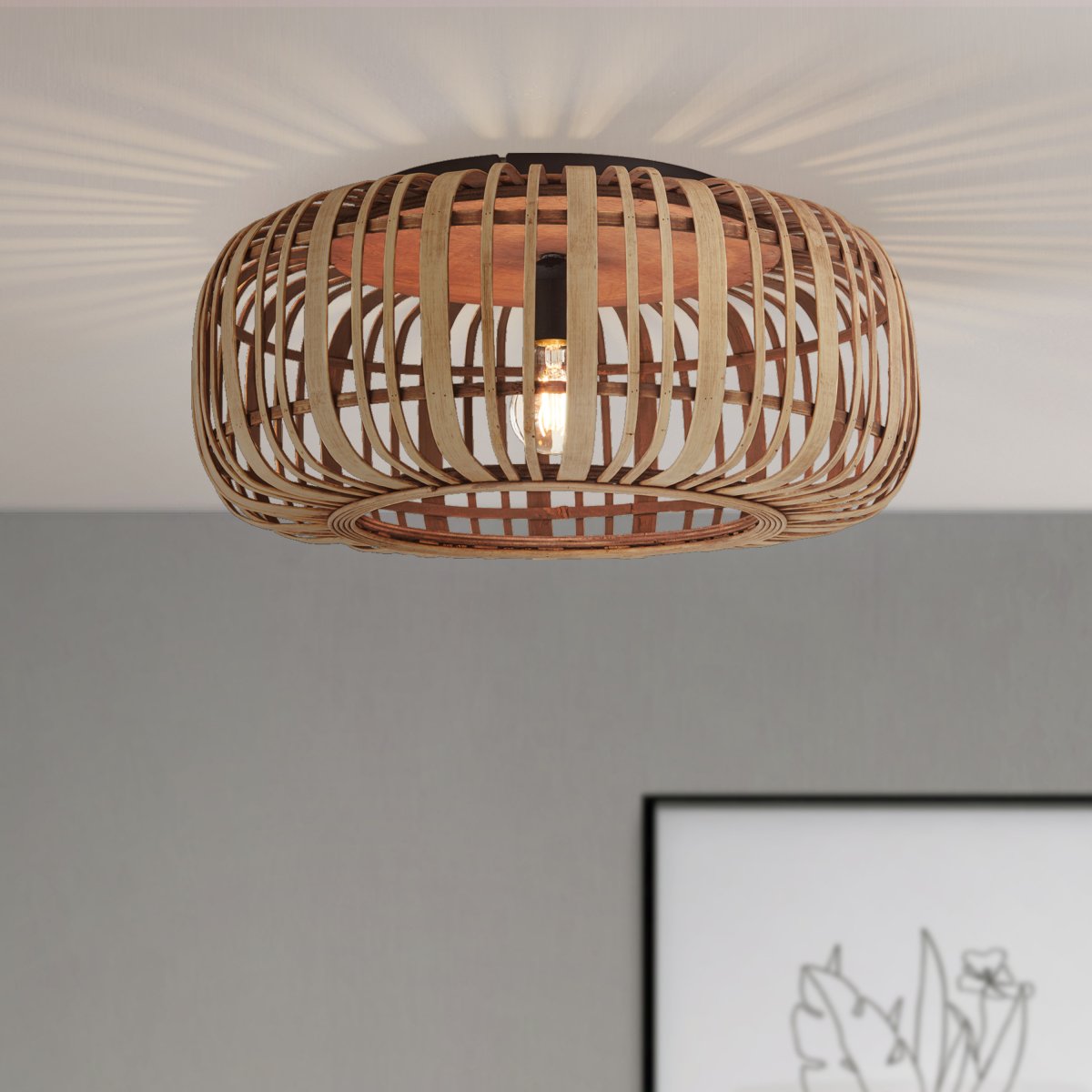 Woodrow Ø50 Natur plafond Fra Brilliant - Lampen giver et varmt og behageligt lys og skaber en behagelig f&oslash;lelse i rummet.