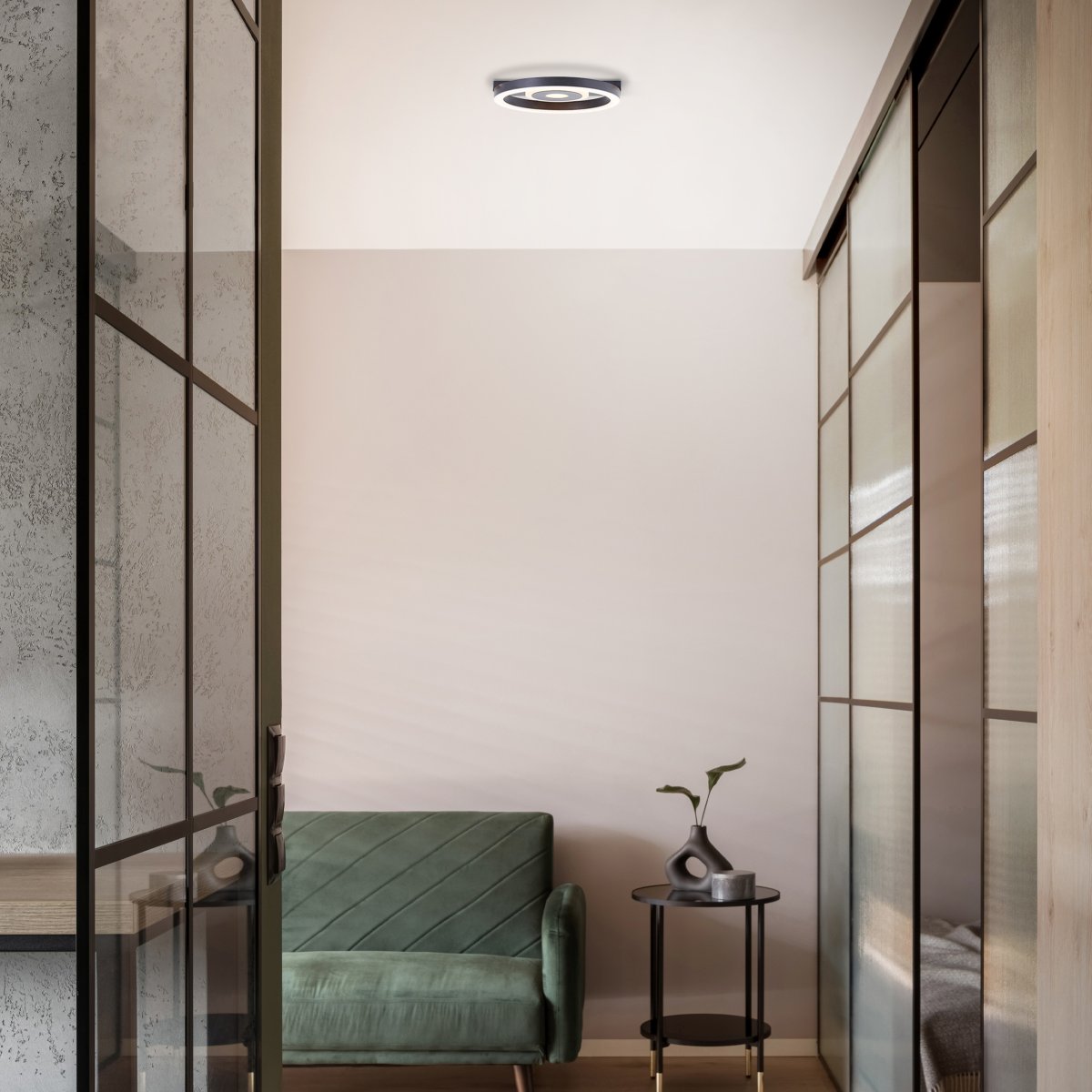 Maureen Ø20 Sort plafond Fra Brilliant - Maureen loftlampen skaber dekorativ belysning og passer perfekt ind i b&aring;de stuer og arbejdsv&aelig;relser.