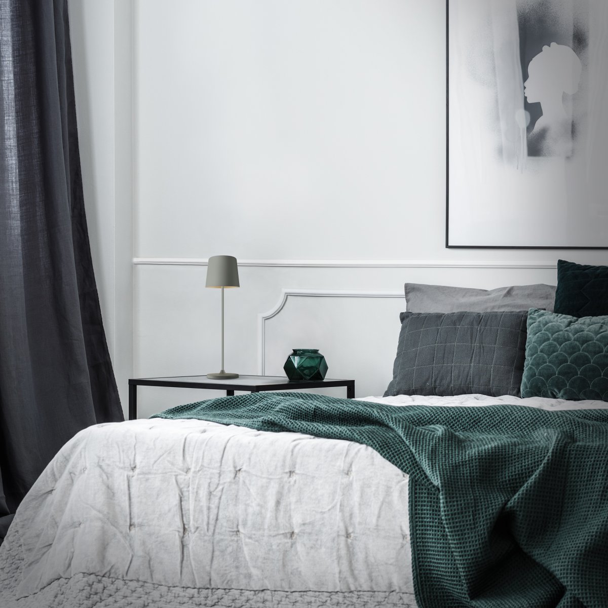 Kaami 37cm Mat grå bærbar Fra Brilliant - Med sin h&oslash;je IP44-klassificering er den vejrbestandig, perfekt til b&aring;de udend&oslash;rs og indend&oslash;rs brug.