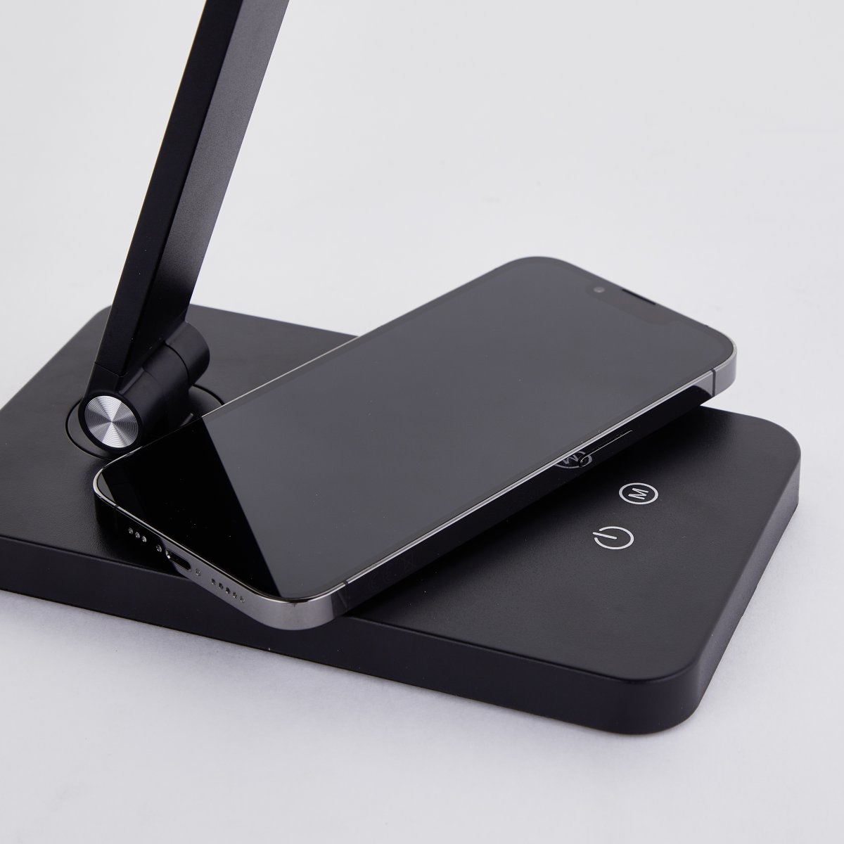 Florence 38cm Sort skrivebordslampe Fra Brilliant - Lampen har en 3-trins berøringsdæmper til at regulere lysstyrken og tilbyder både varm og dagslys hvid belysning.