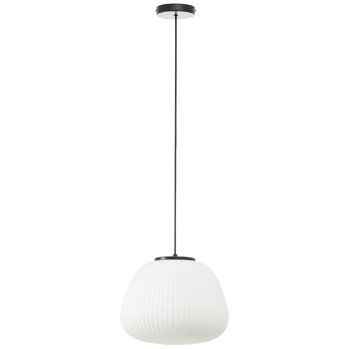Kaizen Ø35 Hvid loftslampe Fra Brilliant - Dens tidløse design og neutrale farve gør, at den passer ind i mange forskellige miljøer og stilarter.