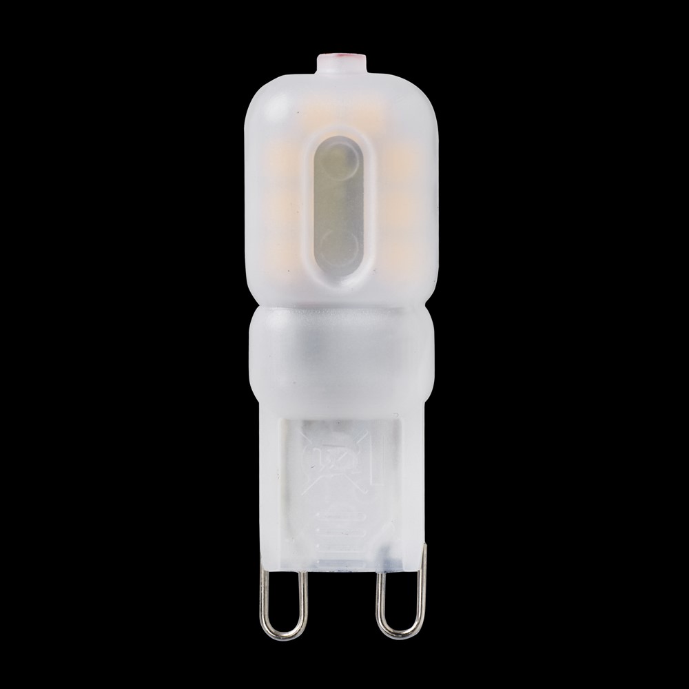 LED G9 mat 1,6W 2500K Dæmpbar Hvid Fra Unison - Dens matte finish giver en bl&oslash;d lysspredning, og den er perfekt til p&aring;f&oslash;ring; inventar og dekorative installationer.