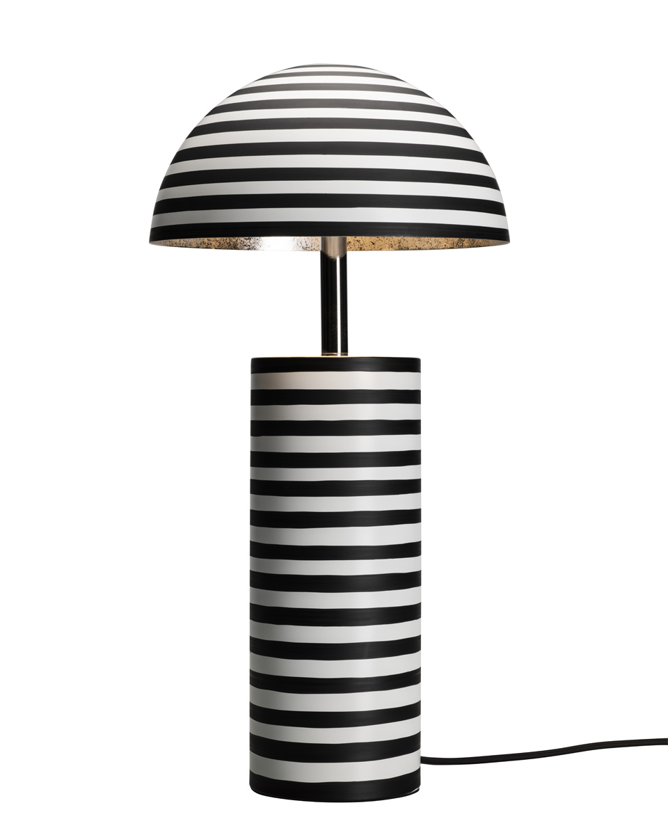 Stripe 50cm Sort og hvid bordlampe Fra By Rydéns - Stripe er en moderne og dekorativ bordlampe designet af Lena Nyholm.