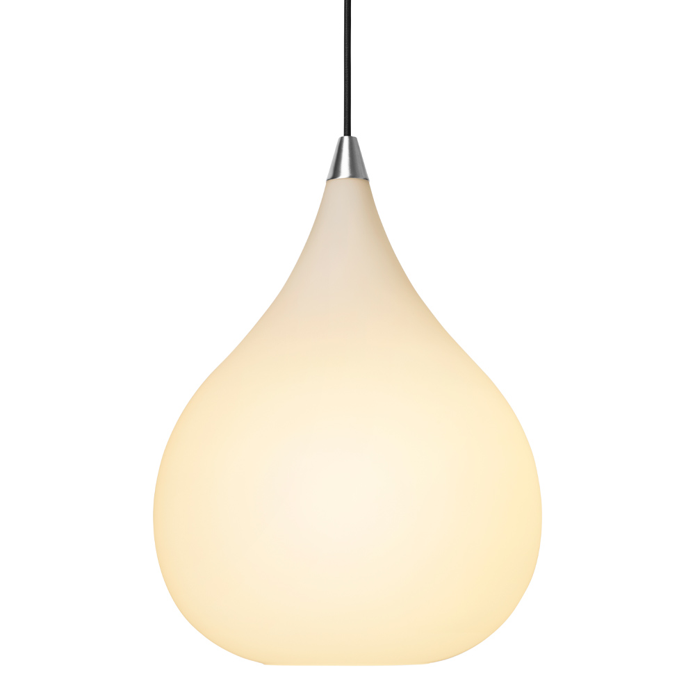 Drops Ø30 Hvid loftslampe Fra Halo Design - Skærmen lavet af mundblæst opalglas skaber en fin lysspredning og i kombination med detaljerne i børstet aluminium bidrager lampen til en hyggelig atmosfære i rummet.