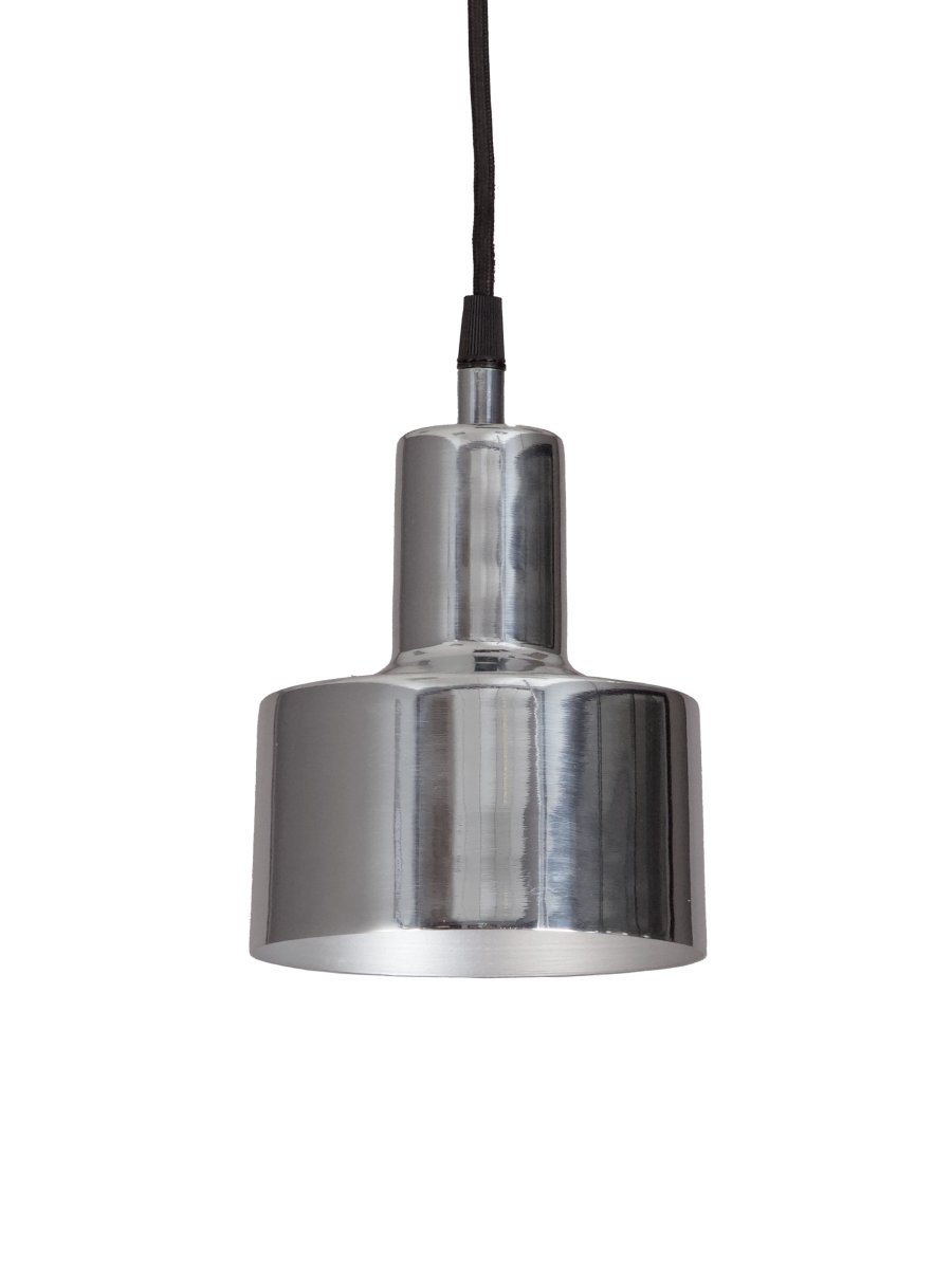 Solo Ø13 Krom vindueslampe Fra PR Home - Den skinnende kromfinish giver lampen en eksklusiv karakter, hvilket g&oslash;r den til en stilfuld tilf&oslash;jelse til vinduet eller andre mindre rum.