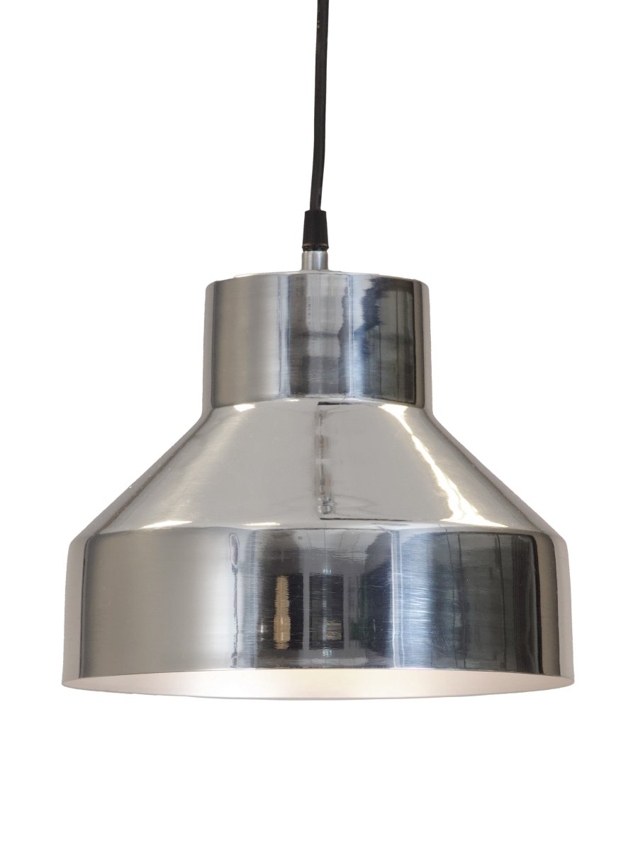 Solo Ø26 Krom loftslampe Fra PR Home - Den skinnende kromfinish giver lampen en eksklusiv karakter, hvilket g&oslash;r den til en stilfuld tilf&oslash;jelse til spisebordet eller andre mindre rum.