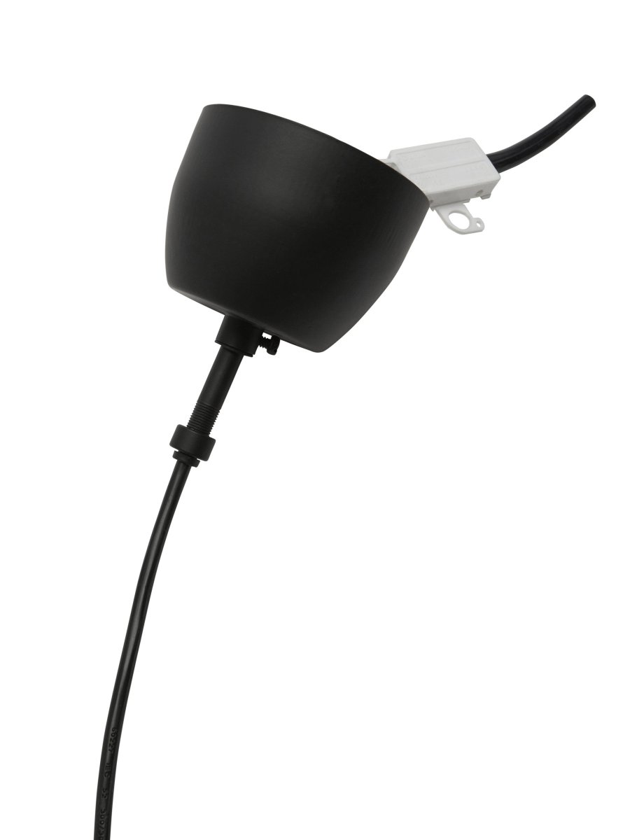 Solo Ø26 Sort loftslampe Fra PR Home - Loftslampe Solo er en mindre loftslampe i metal.