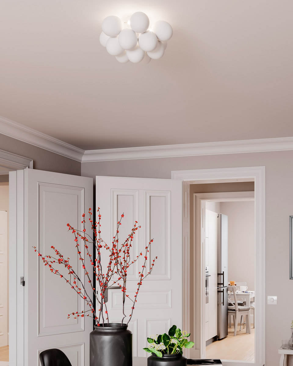 Gross Ø30 Hvid plafond Fra By Rydéns - Gross plafond er en dekorativ loftslampe, der best&aring;r af 12 klare glaskugler, hver med en diameter p&aring; 8 cm.