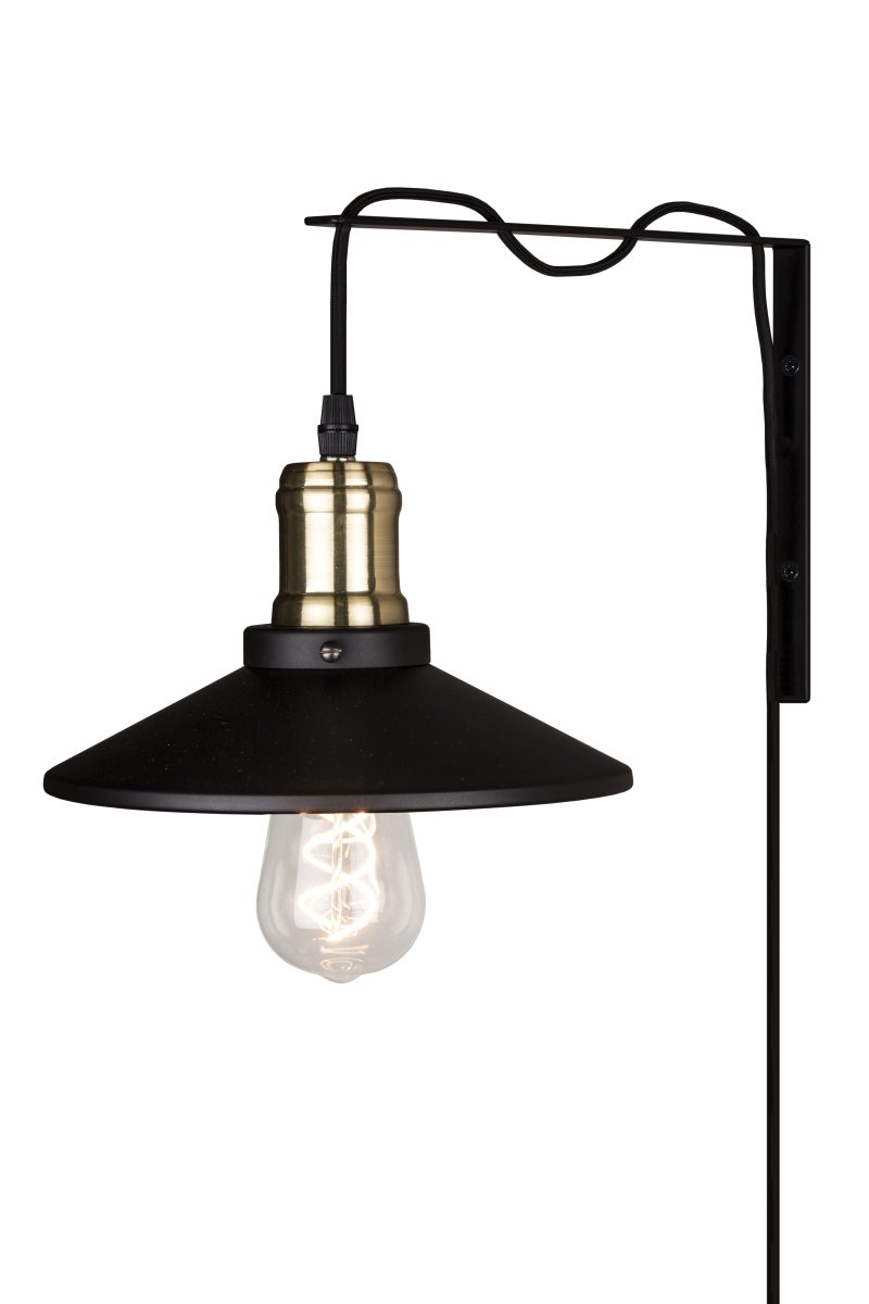 Disc 40cm Sort væglampe Fra Globen Lighting - Disc er en elegant v&aelig;glampe med et industrielt design, lavet af sort metal med messingdetaljer.