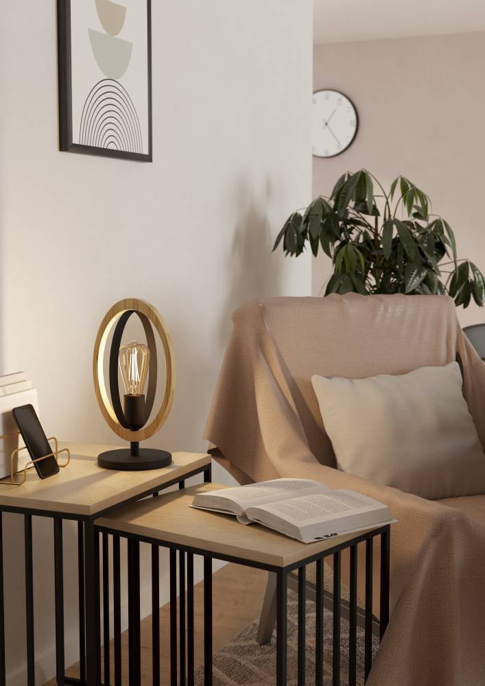 Basildon 35cm Sort bordlampe Fra Eglo - Denne unikke bordlampe kombinerer træets naturlige varme med metals robuste elegance, hvilket skaber en slående tilføjelse til dit interiør.