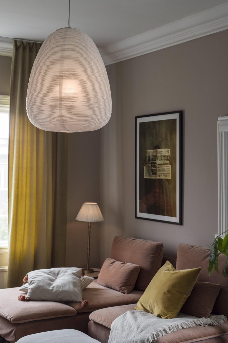 Maki Skærm Ø43 Ekskl. Ophæng Hvid loftslampe Fra PR Home - Maki er &aelig;gformet, 43 cm i diameter og 54 cm h&oslash;j.